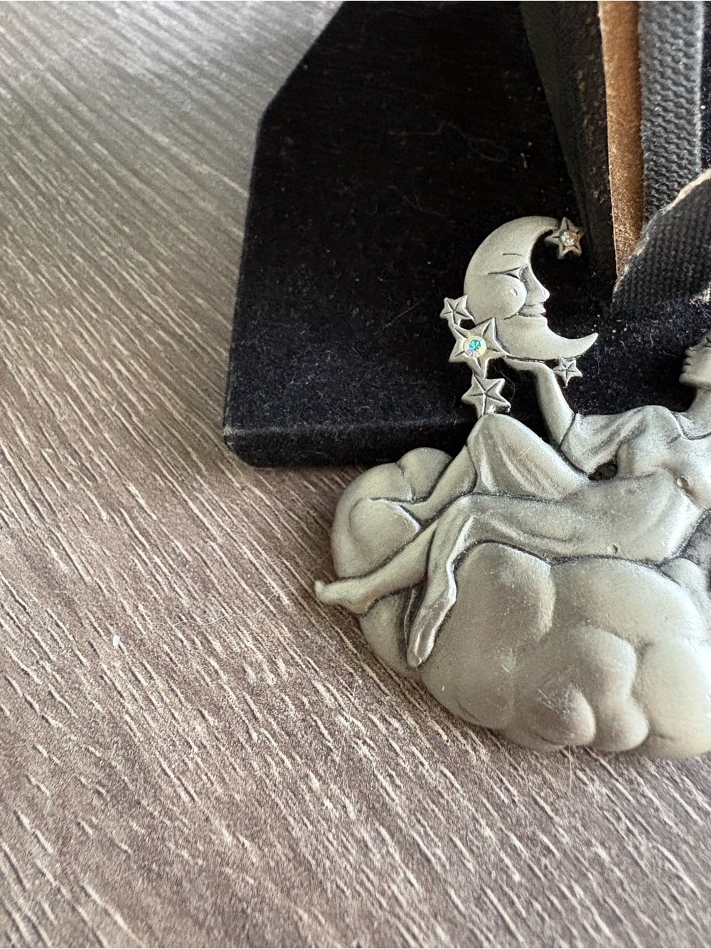 Vintage JJ Jonette Pewter moon lady stars cloud angel pin - Picture 2 of 4